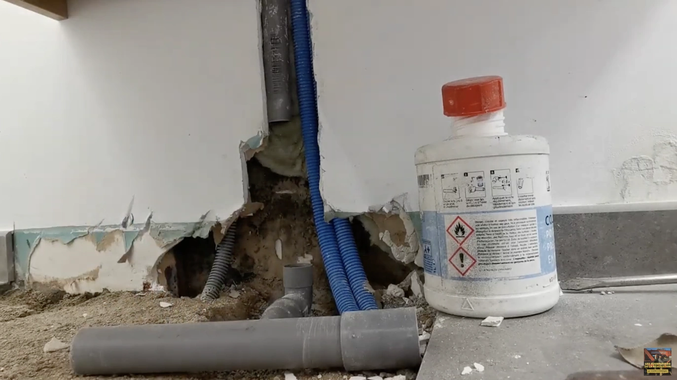 Détection d'une fuite sous meuble vasque